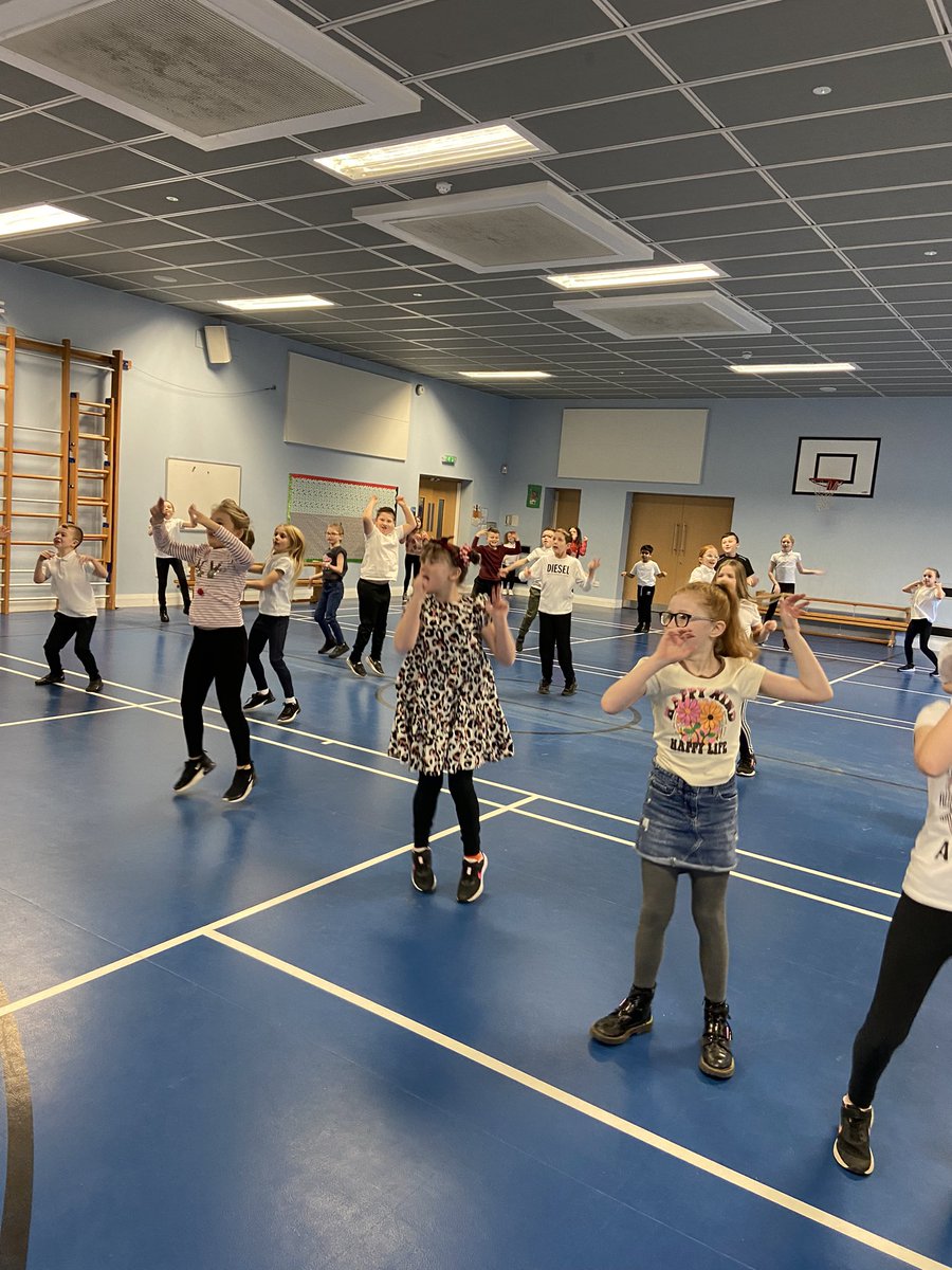 MrsEastonanto's tweet photo. In P.E. yesterday we made up dances and practised party dances for the Christmas parties next week 💃 🕺 @MrsAshcroftanto https://t.co/MfoxA4CpDl