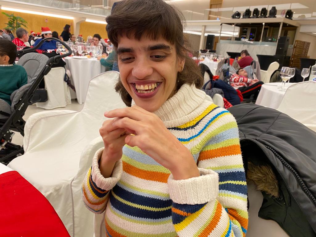 HospitalariasGr's tweet photo. Más encuentros navideños. Esta vez en @elcapricho nuestros Centros de Día #PurísimaConcepción y los Centros de Día Ocupacionales #JosefaRecio junto con colaboradores y hermanas disfrutando de buena gastronomía, espacios y mucha diversión. ¡Gracias por recibirnos! #inclusión https://t.co/LIevpkq8AI