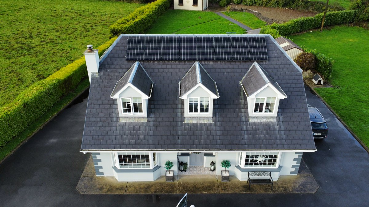 🔵Staying local with this install we completed in Co. Clare🟡

An impressive 7.5kw system using the best materials the solar market has to offer.

Get in touch to find out more about our products and for your free consultation

📞 | 061719730
🌐 | nusolas.com

#SOLAR