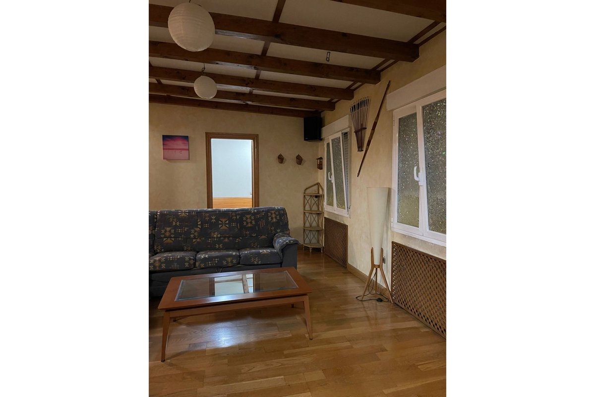 ¡No todo los #HomeStaging requieren de enormes transformaciones!

Es el caso de esta #vivienda en Travesía #LasHuertas. Al pasar por las manos de @blancometro pasó de ser un #piso bonito a convertirse en un #hogar único, cálido, lleno de #vida y #estilo.

¿Qué te parece?😊