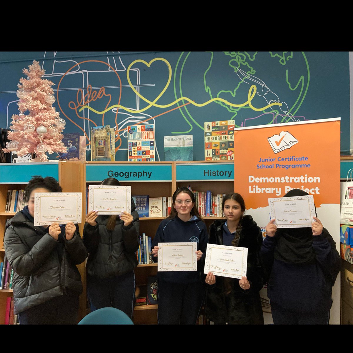 mtcarmellib's tweet photo. Well done to all the students who received Library Awards this week in JCSP Library, Mount Carmel Secondary School 📚🎖️Well done everyone 👏🤩📚#jcsplibraries #celebratesuccess #readingawards @MountCarmel15 @jcsplibraries @SLG_LAI @LiamRenlearn @Sorareadingapp https://t.co/WyQRp7NO8y