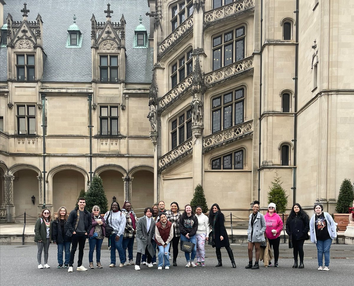 RCCCedu's tweet photo. Students enjoyed a trip to the Biltmore Estate during the first Student Life $5 Friday trip since the pandemic. #Biltmore #CelebrateTheSeason #NavigationNation https://t.co/14rAqh62Gh