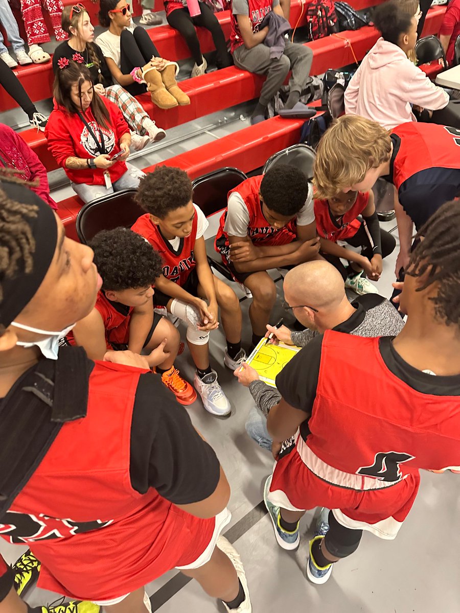 WilliamDaviesMS's tweet photo. This week we couldn’t just celebrate one #DragonHearted student, but wanted to commend them all!
Our 8th graders got a chance to hang with the World Languages Department @Oakcrest_HS and our basketball teams opened their seasons this week with the Linwood Tourney! 🐉🐉🔥🚀 https://t.co/gvz7ZKHMZm