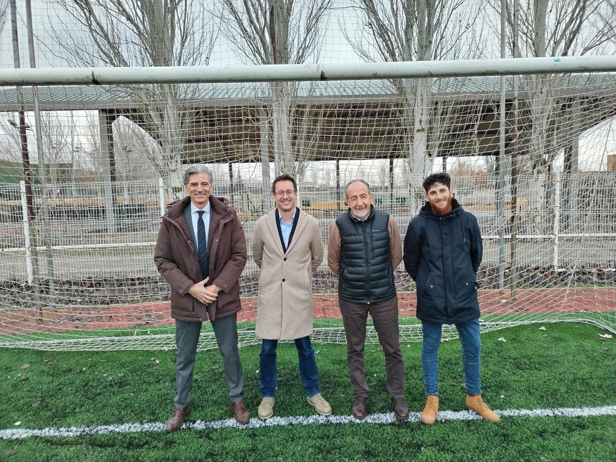 RFFM_oficial's tweet photo. ✍️ Acuerdo | Firma de convenio con el @Aytodealgete

Han estado presentes el presidente @PacoDiezRFFM acompañado por @Gallardo7Jose junto al Alcalde Juan Jesús Valle, el concejal, Gastón Ouviña y Raúl Pliete del @emfalgete y Juan Pedro del @CDAlgeteno ✅ https://t.co/xBUKmkx99x