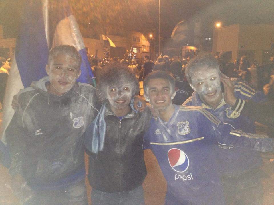 FelipeCast9's tweet photo. 10 años del día más feliz de todos, al lado de hermanos que la vida me dio.

🌟

@lucho2582
@SantiagoJimenz
@nicopineda10 
@juanthgreen https://t.co/f9l0dZbREU