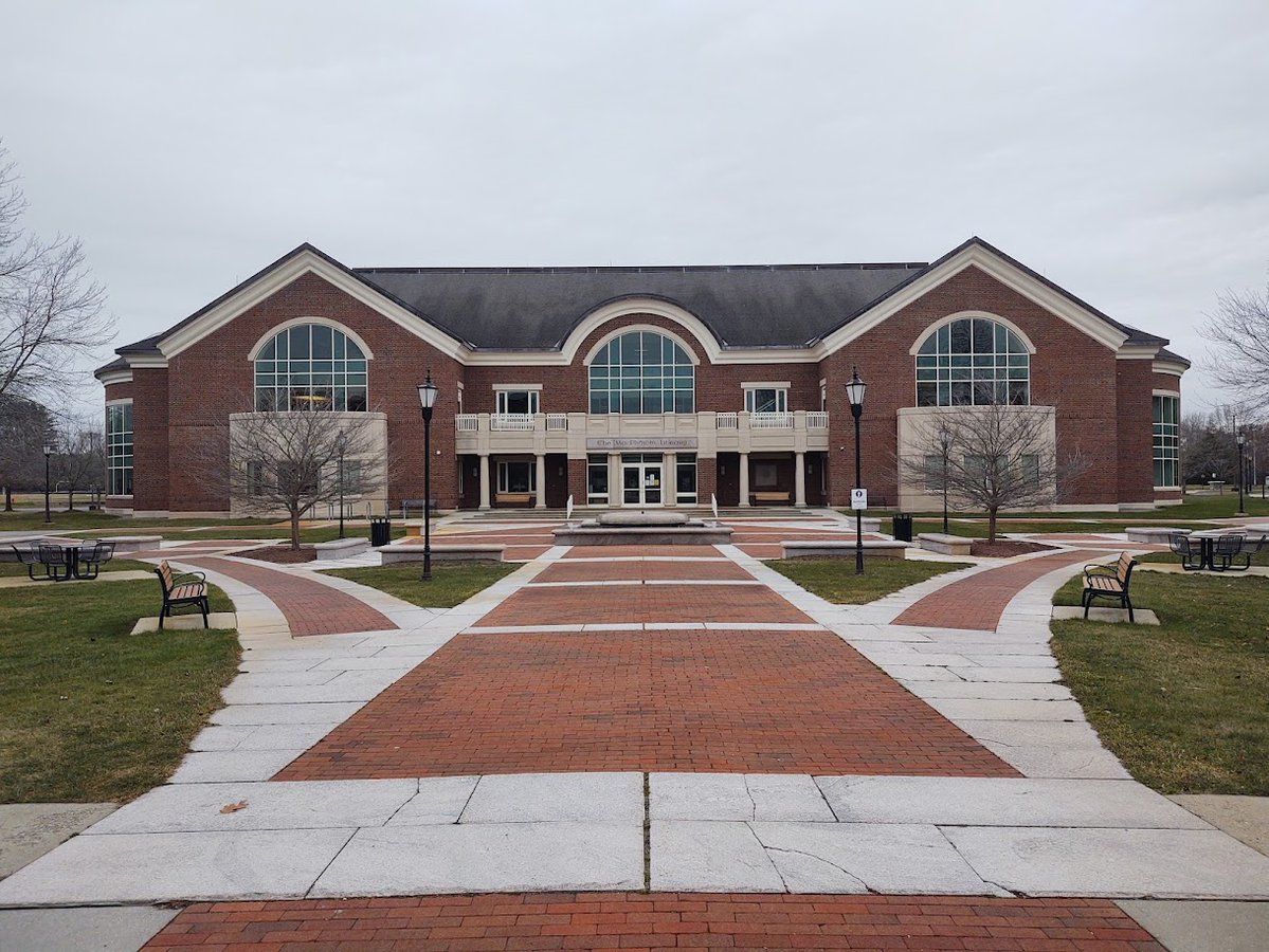 macphaidin_lib's tweet image. The library will close at 11:30 AM today, Dec 16, and will remain closed until Jan 9.  Virtual services will be offered during the winter break - check social media next week for a schedule.

Questions? Email librarydeskgroup@stonehill.edu.

#MacphaidinLibrary #ClosingEarly