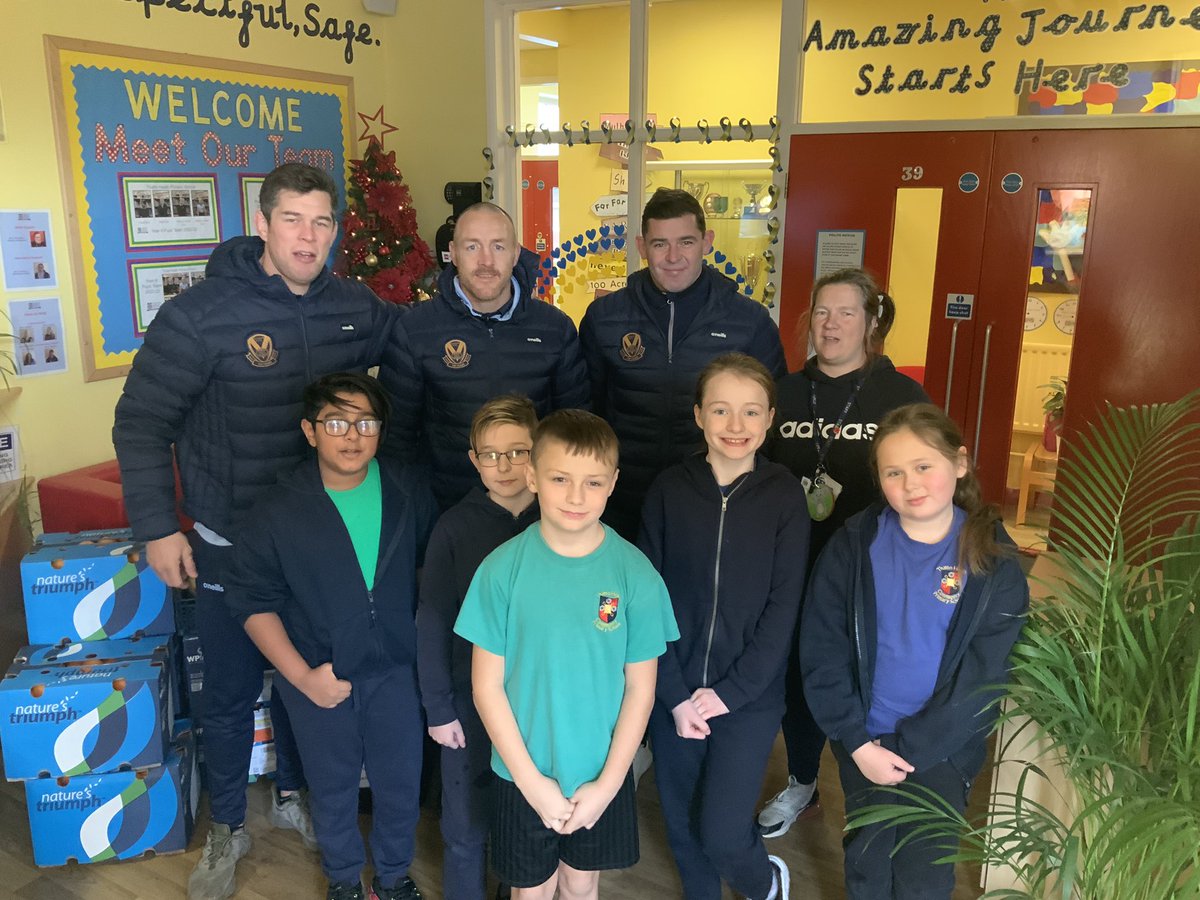 Special Delivery!! Thanks so much <a href="/Saints1890/">St.Helens R.F.C.</a> It was a pleasure to meet you today! The hampers will make someone’s day! Happy Christmas 🎄🎅🏉 <a href="/TeardropsOrgUK/">Teardrops Supporting Your Community</a>