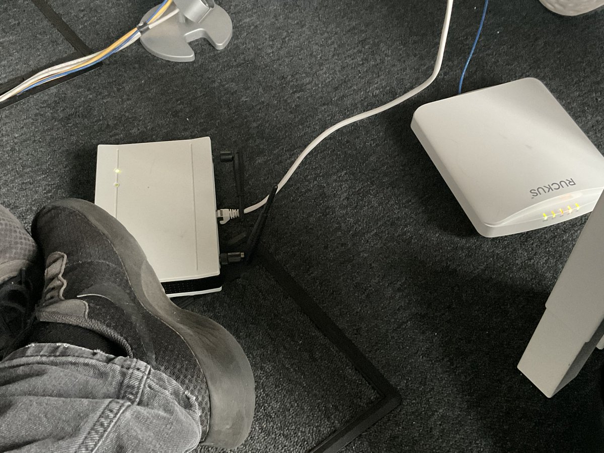 AS_9136's tweet photo. If you‘re cold, please have a seat in the front of the conference room. We have cozy foot warmers. https://t.co/ZBGX4G2UAV