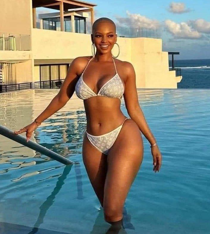 Polo5908's tweet photo. Good morning! 🌞🌞🌞
#BlackIsBeautiful #MelaninPoppin #AfricanGirlsKillingIt #CaribbeanBeauties #SunKissed #BikiniSeason #PoolBody #BeachBody #BrownSkinCutie #Baddie #BrownSkinGirl #SlimThick #Gorgeous #CutiePie #ThickerThanASnicker #Curves #Thickems #HipsAndThighs #PerfectBody https://t.co/aYuNuh87cC