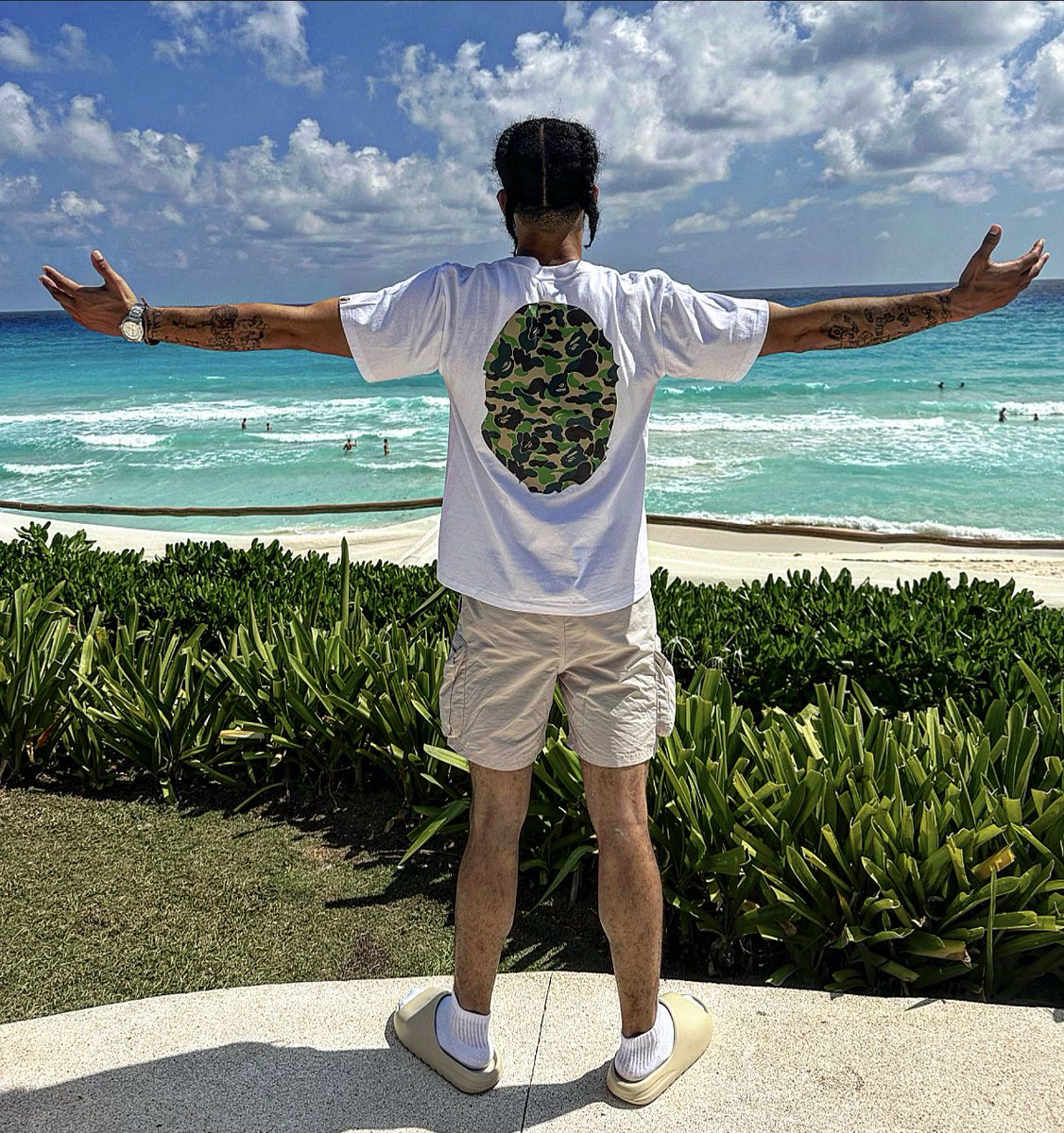 bigbagbucks's tweet photo. THE WORLD IS YOURS 🌍 https://t.co/SvTVotJXmT