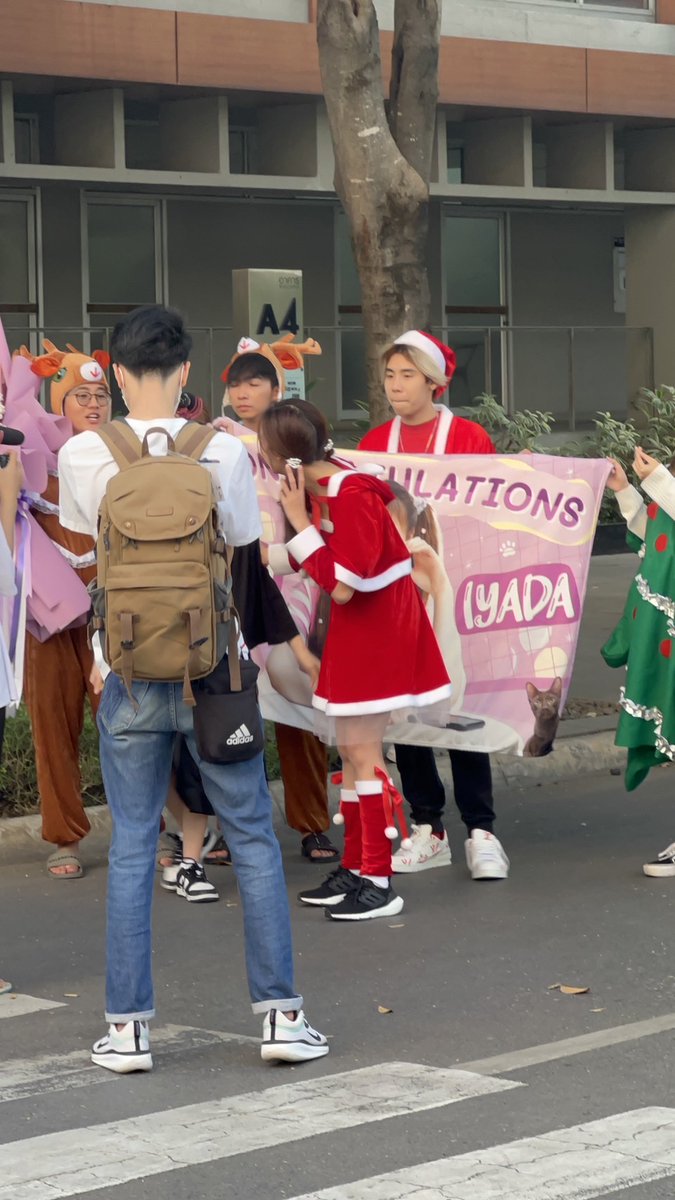 dadachaytd's tweet photo. มาเสริฟงานสายตาท่านเอสอีกแล้วค่า มองยัยน้องบ่อยมาก (จากคนที่ถ่ายบอกนะคะ ) 🤭🫶💝 #ไปร์ทเอิง https://t.co/MiScuyttEt
