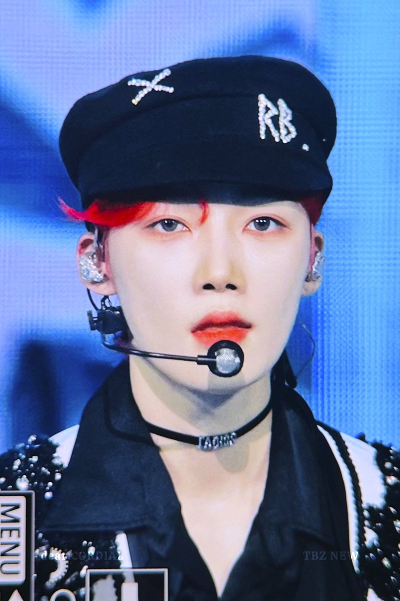 dearcordial_new's tweet photo. 221216 KBS 가요대축제
#뉴 #최찬희 #더보이즈 https://t.co/mzbgvnsWHf