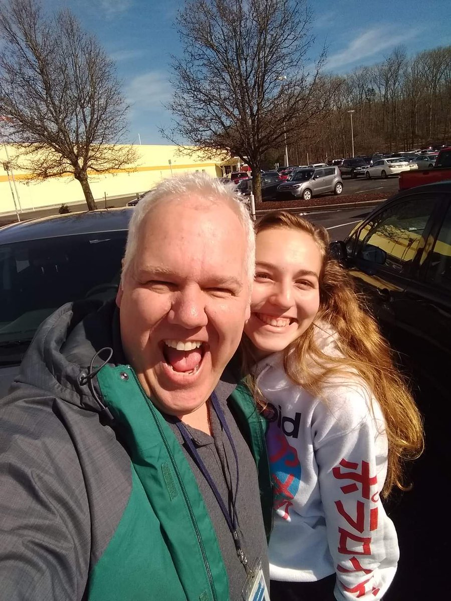 garrett_ron's tweet photo. So Proud of you Hannah Garrett!! Today you will be a #UTGRAD22 in Math and Physics!! Congratulations!! https://t.co/vFoQjjygeM