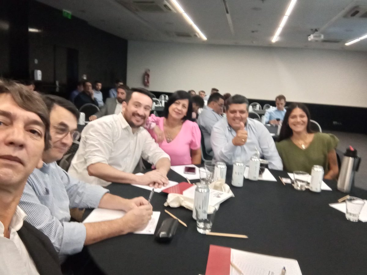 JoaquinCabral86's tweet photo. #AcepMisiones Presente Mesa Nacional @acepnacional @KAS_Argentina: Segunda jornada, panel de lujo con @gmmarangoni  @TatoBrown, con la moderación de @rogeliomallea. @OscarEnsinck @HectorGriffini @negromacdonald @MatiasSebely @a_mpal @juanchimaidana1 https://t.co/hi3DIqoGQR