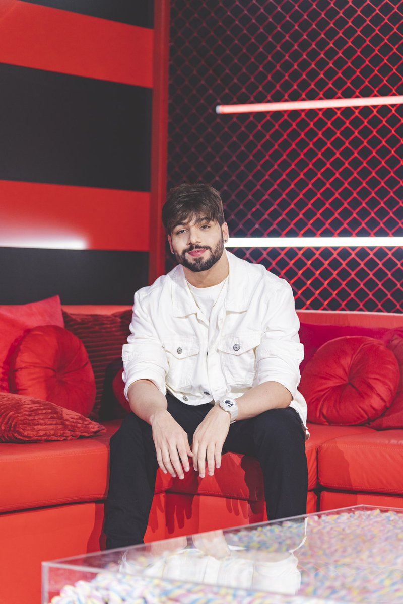 americanas's tweet photo. hoje é aniversário do @t3ddyyyyy 🥳 parabéns pro 🐻 mais fofo dessa internet! 
#18taodot3ddy https://t.co/gAATNZah1w