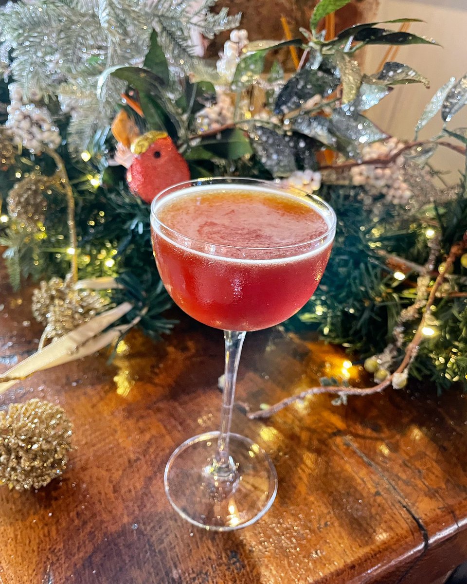 ‘Tis the season… Our Cherry Picker is one to try this festive season! A boozy mix of Woodford Reserve Bourbon, Mozart Chocolate Liqueur, Cherry Heering, Marsala Maraschino Liqueur and Lemon Juice 🥃🍒🍫 #Christmas #Cocktails #FestiveSeason