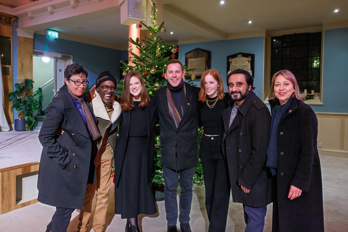 Lee Dainty (@lee_dainty) on Twitter photo A massive thank you to the amazing <a href="/sueperkins/">Sue Perkins 💙</a> <a href="/JuniorGiscombe/">Junior Giscombe</a> #RoseLeslie <a href="/scott_mills/">Scott Mills</a> <a href="/EllieBamber/">ellie bamber</a> <a href="/TVSanjeev/">Sanjeev Bhaskar💙</a> and #NicolaWalker for entertaining us so brilliantly at last night's <a href="/mssocietyuk/">MS Society UK</a> Carols by Candlelight! ICYMI: mssoc.uk/3WoCT2U #StopMS 🙌🎄🎶 A massive thank you to the amazing <a href="/sueperkins/">Sue Perkins 💙</a> <a href="/JuniorGiscombe/">Junior Giscombe</a> #RoseLeslie <a href="/scott_mills/">Scott Mills</a> <a href="/EllieBamber/">ellie bamber</a> <a href="/TVSanjeev/">Sanjeev Bhaskar💙</a> and #NicolaWalker for entertaining us so brilliantly at last night's <a href="/mssocietyuk/">MS Society UK</a> Carols by Candlelight! ICYMI: mssoc.uk/3WoCT2U #StopMS 🙌🎄🎶