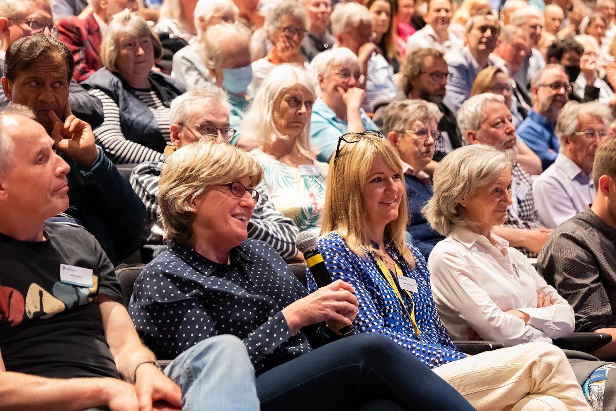 EventsUoS's tweet photo. Day 1 of the Five Days of Christmas 

Our 70th anniversary event took place in May and we were so lucky to have been joined by @jonsopel alongside our fantastic alumni community

#FiveDaysOfChristmas https://t.co/CZBIiAzLrC