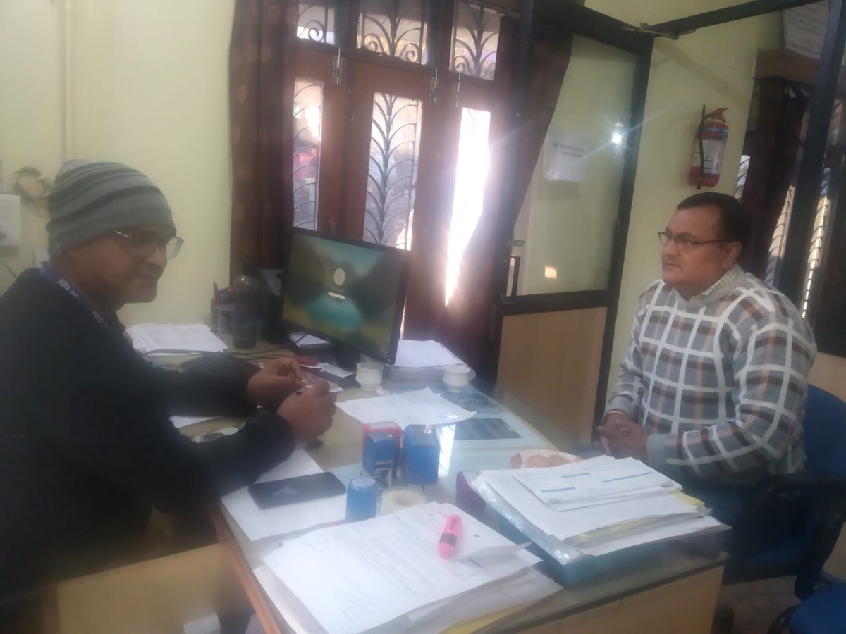 REAPPithoragarh's tweet photo. Meeting with Branch Manager SBI kandai kiroli, Berinag held by AM- I&amp;SI @Dharmendra Pandey.Key discussion were #Bankfinancing, #enterprise development, #CCL. @basava_ias @UlacDemirag @SecyRDUK @nitikakh22 @CDO_Pithoragarh @REAPUttarakhand https://t.co/xBMvF3imXY