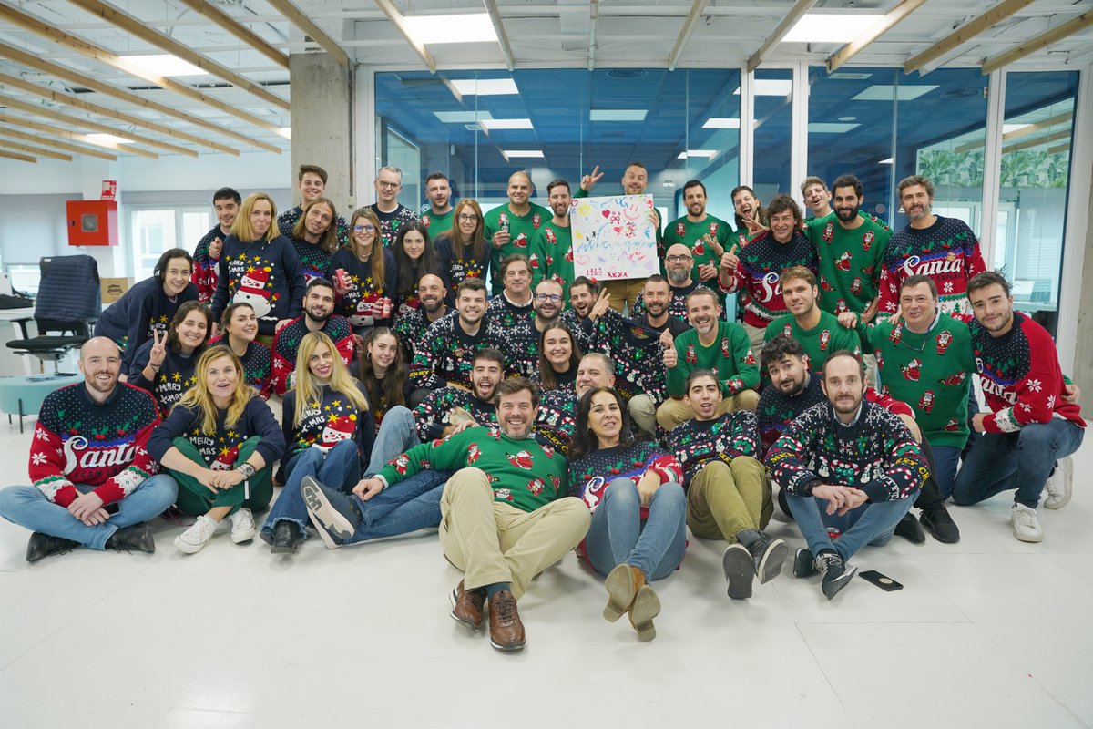 Umilesgroup's tweet photo. UMILES TEAM 🎄
Happy Ugly Christmas Sweater Day 🎅⛄
#UMILESGroup #UMILESTeam #uglysweaterday #christmas #TeamBuilding #uglysweater https://t.co/NfUsYnqrPX