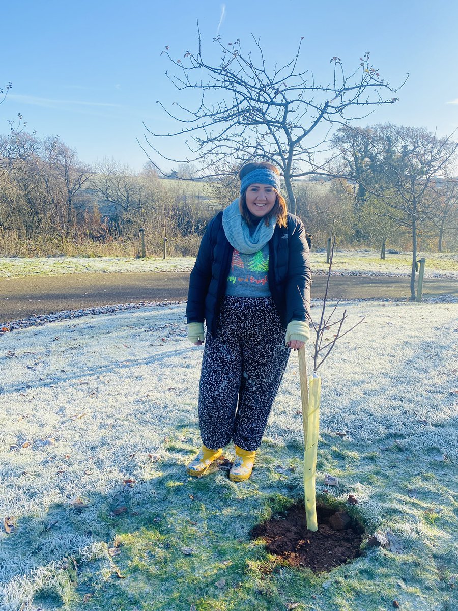 Beautiful (and frosty!) morning planting trees <a href="/CHSW/">Children's HospiceSW</a> with friends from <a href="/irwinmitchell/">Irwin Mitchell</a> #Bristol office and our friends at <a href="/FlamingoChicks/">Flamingo Chicks</a> #volunteering #IM