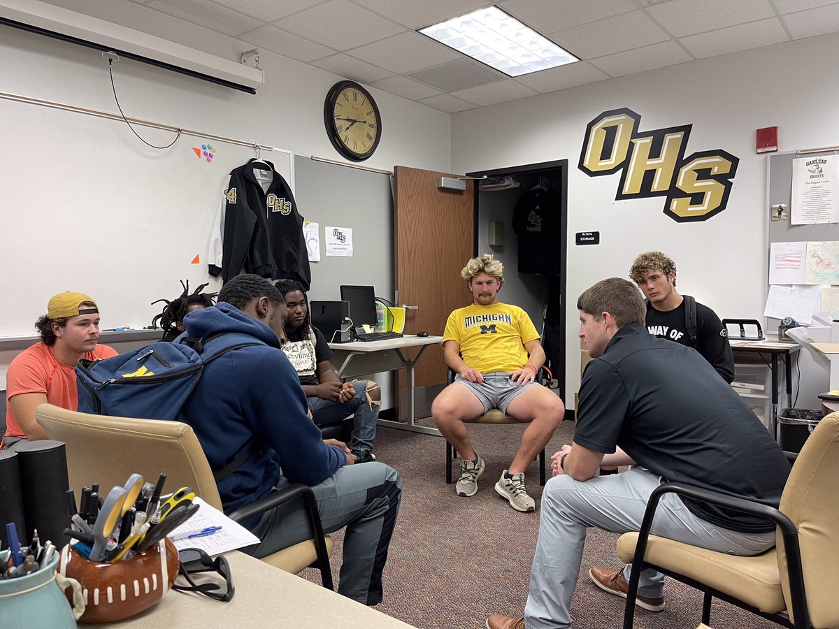 Had a great talk with @CoachHillMC
<a href="/MonmouthCollege/">Monmouth College</a>