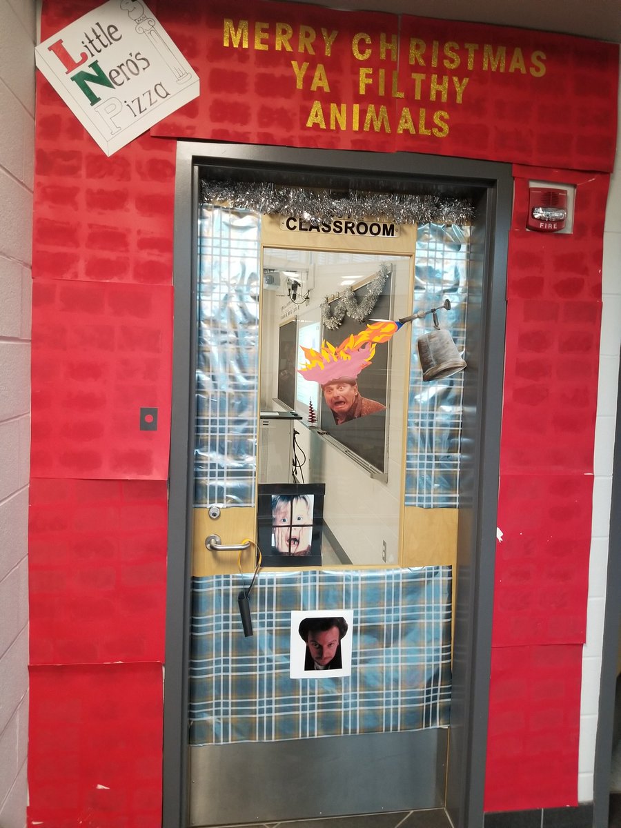 SABmathemaddict's tweet photo. ... and more Christmas doors! https://t.co/QODh9yMKM9