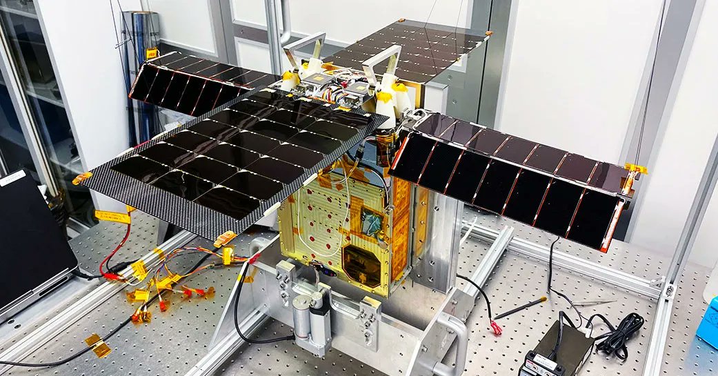 How Do You Prove There’s Ice on the Moon? With a Lunar Flashlight buff.ly/3FuAPiO #NASA #Moon #Space