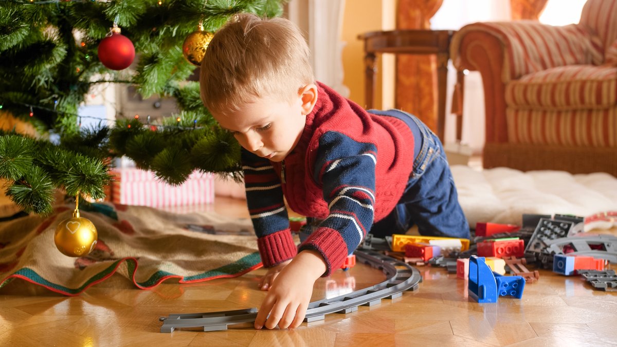 It's all fun and games until someone gets hurt ― right, Mom and Dad? With the #holidays fast approaching, 'tis the season for #toy hazards. Here are a few toy safety tips that will help prevent urgent and emergency medical care: bit.ly/3VzmUPo