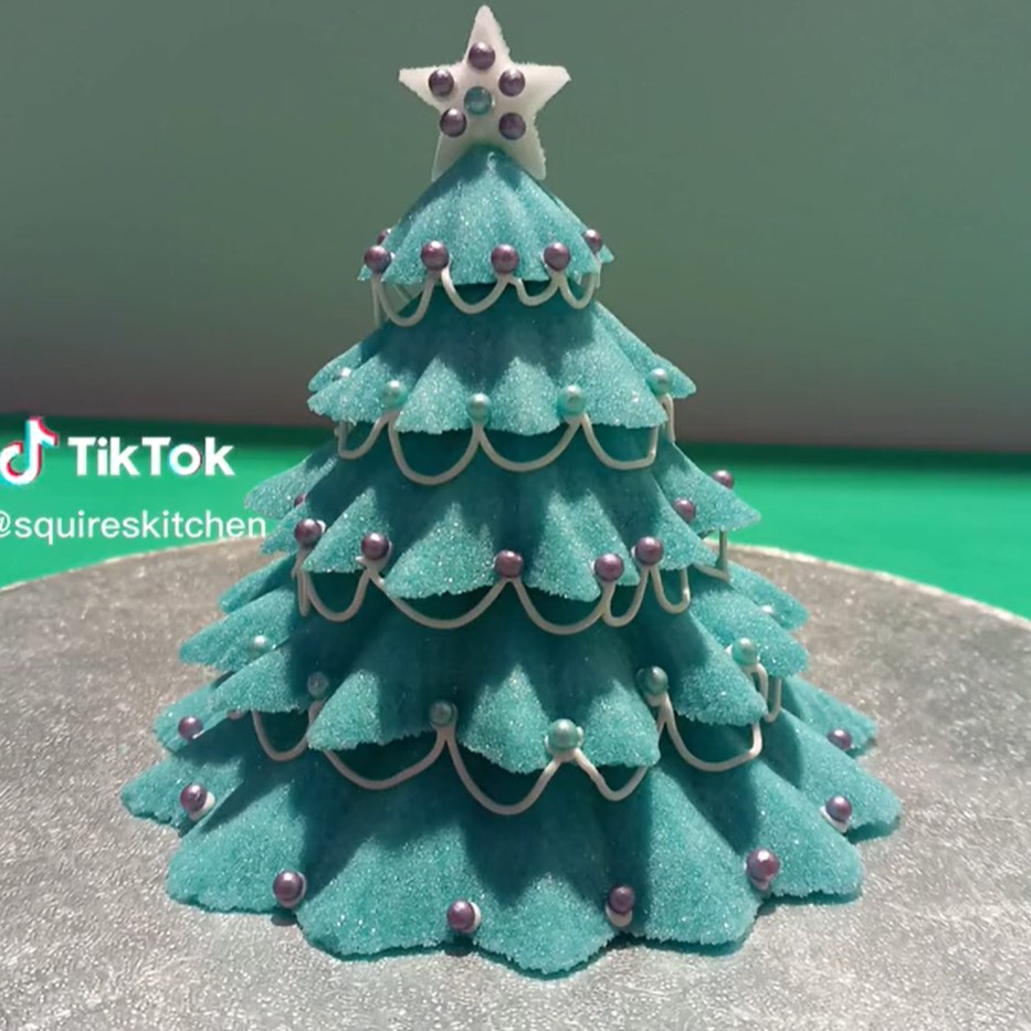 Make A Christmas Tree With Us🎄tiktok.com/@squireskitche…