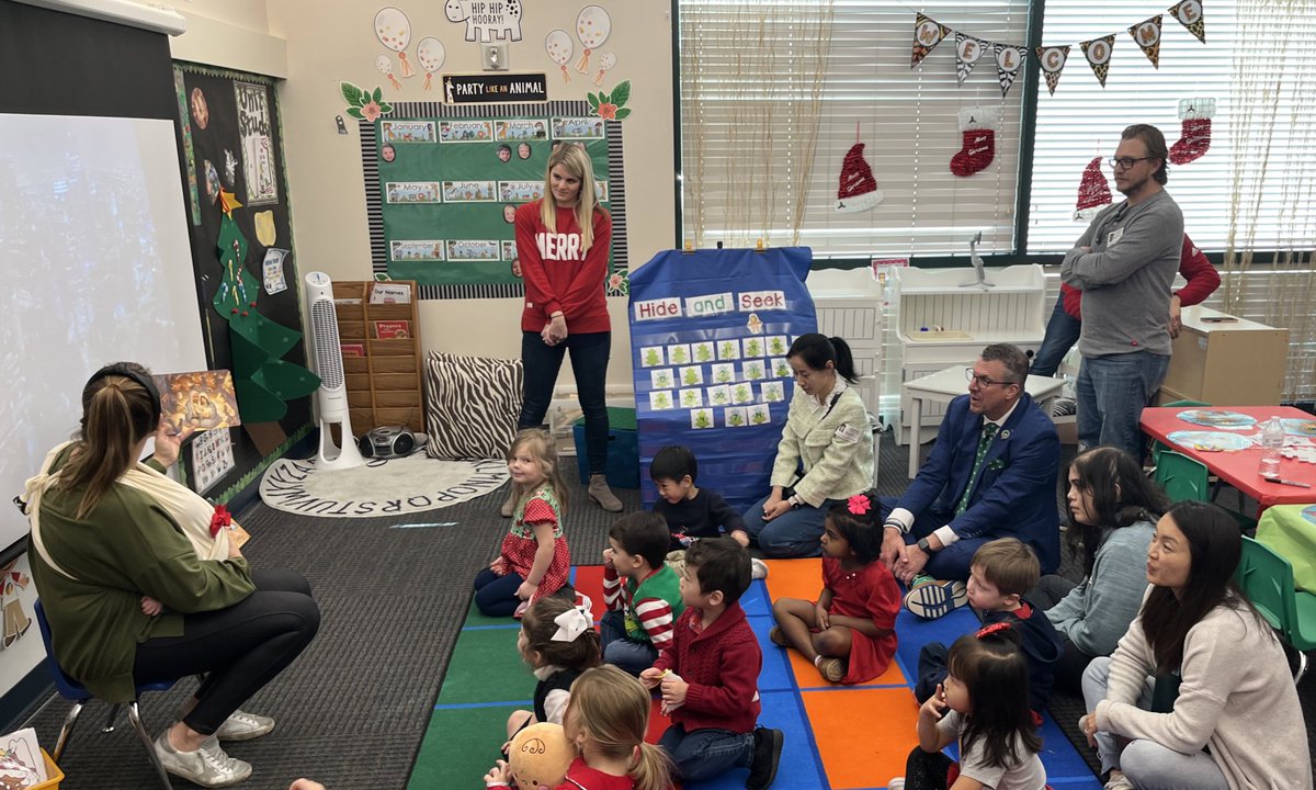 PCASchoolSystem's tweet photo. 🤫... It's story time and this is your #MinuteWithMike. 🎄📗

📺: https://t.co/EGfXwEl6Y1

#ALLIN @drmike_goddard @PrestonwoodPCA https://t.co/wSVizQ5S6m