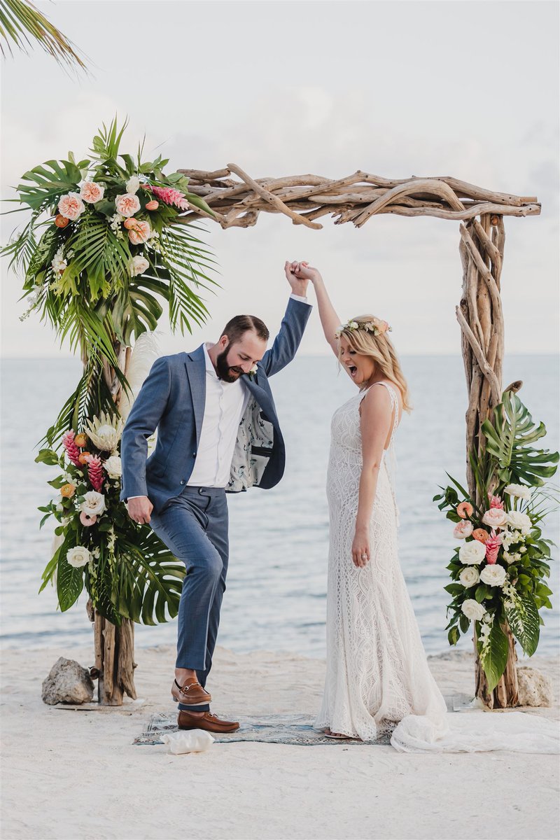 laviestudios's tweet photo. It's not always sunshine and palm trees in the Florida Keys. Sometimes it's moonlight and key lime pie. We'll take either one. 

#IslamoradaWedding #PostcardInnWedding #FloridaKeysWedding #LaVieStudios_Jess 

Vendor Love:

Photos by @jess_laviestudios https://t.co/SVjHgltT4q