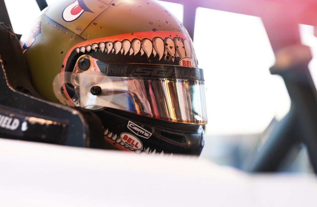 WorldofOutlaws's tweet photo. Help us wish @LSchuchart1s a Happy Birthday! 🎉 https://t.co/RInI04EHyT