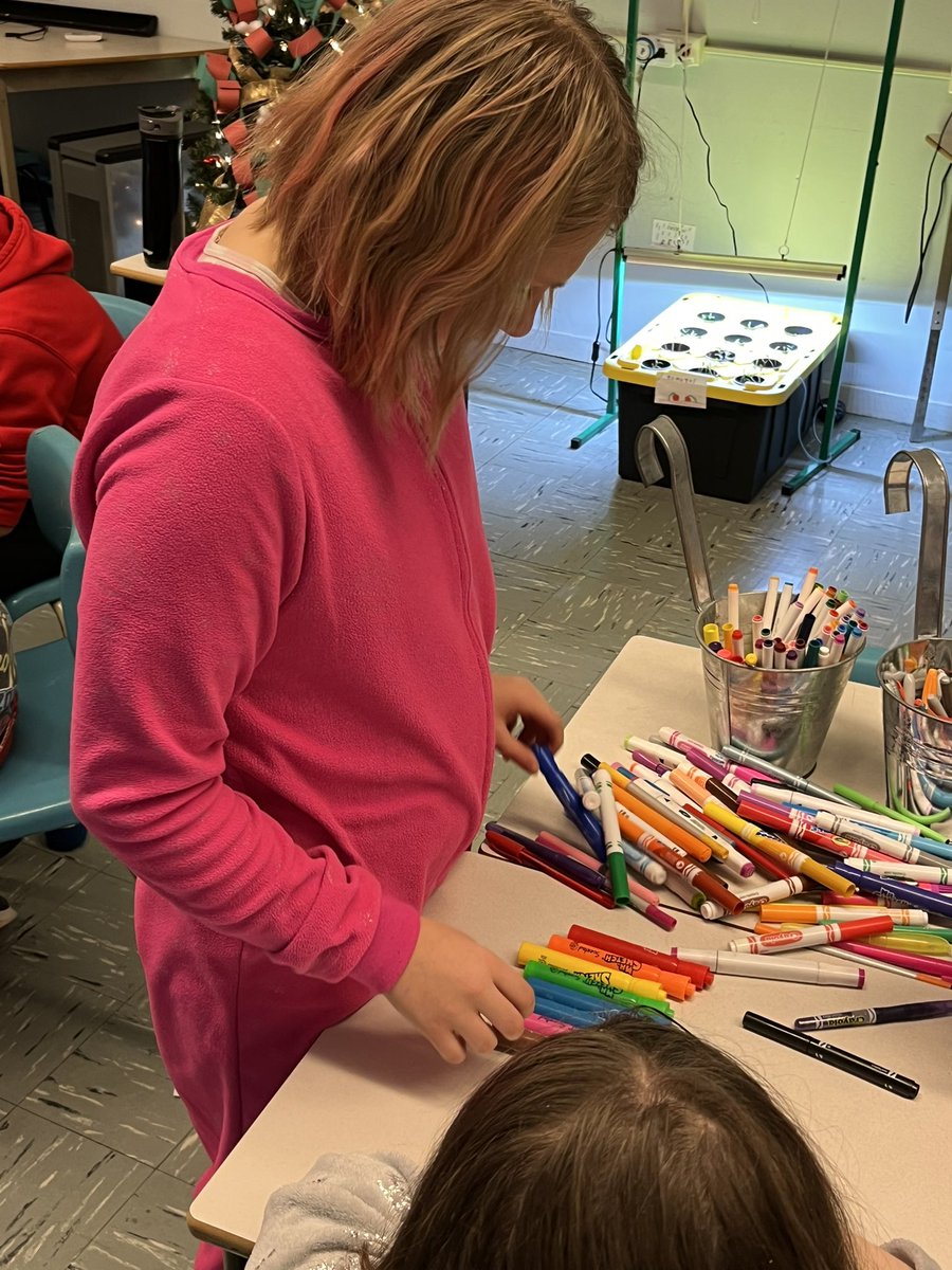 Our Grade 6 students are stretching the Christmas Book Battle into a Math lesson as they use their new Data Management learning to determine the winner and represent the data for all to see! <a href="/SWATigers/">𝕊𝕎𝔸 𝕋𝕚𝕘𝕖𝕣𝕤</a>