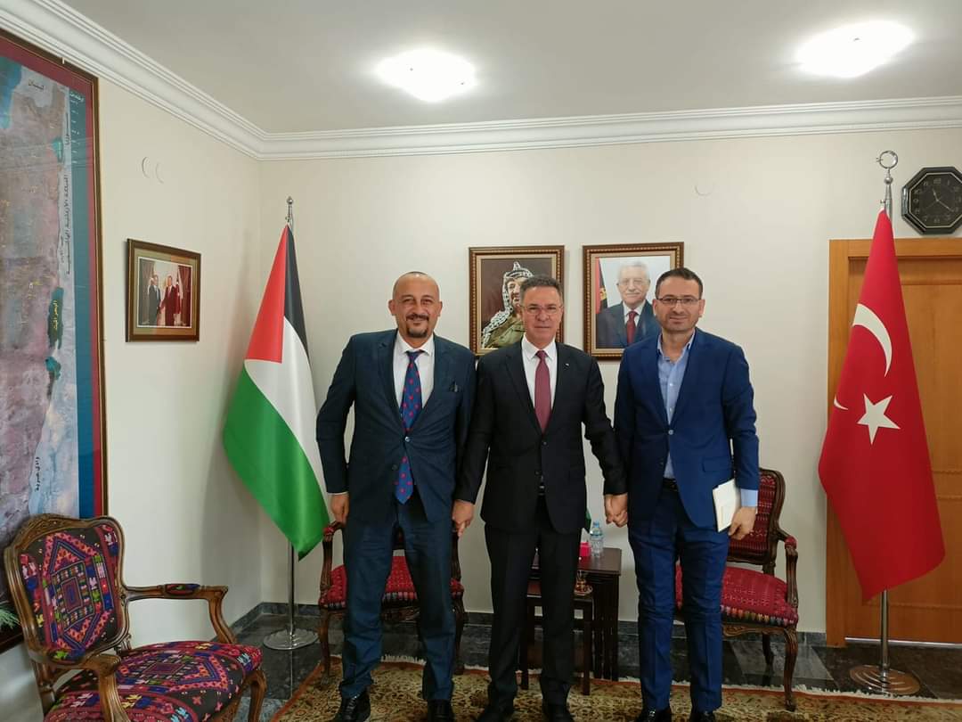 Bazen sözlr dile gelmz, bir fotoğrf karesi anltır
Kastamonu Tradefin kabul gördğünn
İst. TRADEF 2023'ünde ulslrarsı ses getrecğnin kantıdr
İstamonu gen. müdürmz Hüseyin Karadeniz ve değrli dostlrı Murat Bal
Filistin Ankara Büyükelçisi Dr. Sn.Faed Mustafa'yı makmında ziyret ettilr