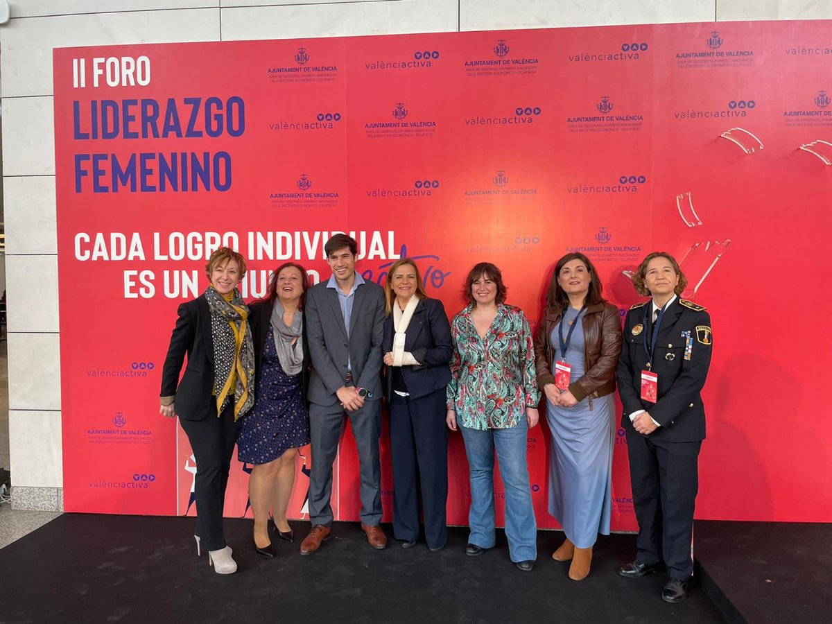 TalentGrowthM's tweet photo. ¡Semana intensa para #TalentGMBP! Hoy hemos estado en el II Foro de Liderazgo Femenino rompiendo techos de cristal. 🔨
¡Gracias por seguir sumando!
#LiderazgoFememino #TalentGrowth #JuntasConstruimosFuturo https://t.co/NYGLmSiR6w
