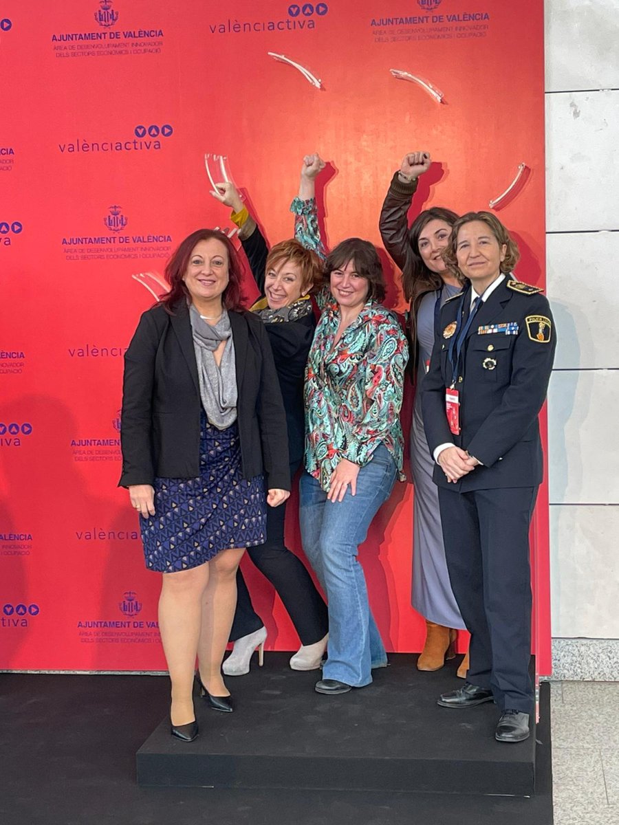 TalentGrowthM's tweet photo. ¡Semana intensa para #TalentGMBP! Hoy hemos estado en el II Foro de Liderazgo Femenino rompiendo techos de cristal. 🔨
¡Gracias por seguir sumando!
#LiderazgoFememino #TalentGrowth #JuntasConstruimosFuturo https://t.co/NYGLmSiR6w