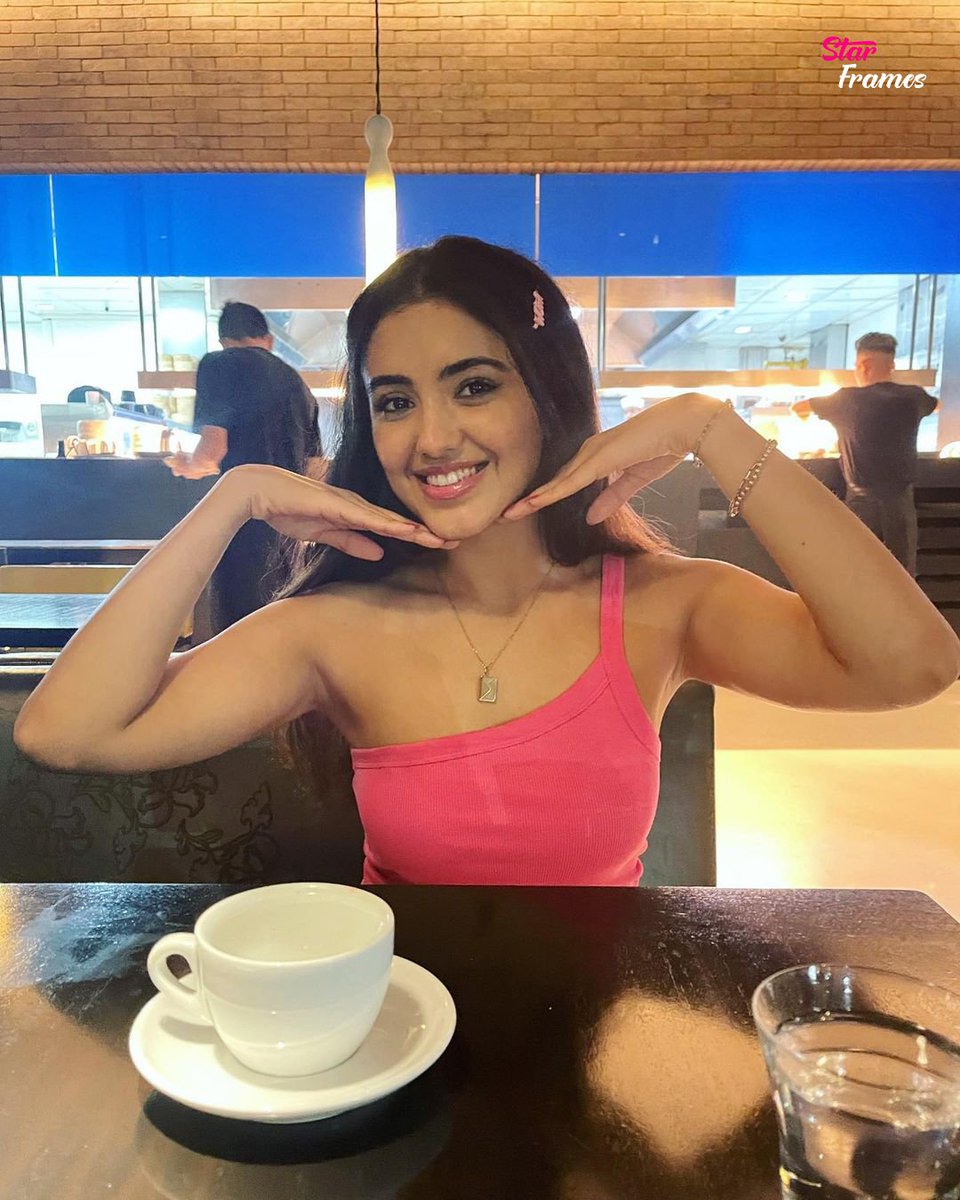 Malvika Sharma looks sparkling from coffeewith kadhal thiyagiboys BTS and some casual pics @ImMalvikaSharma ❤️‍🔥❤️‍🔥

#Malvikasharma