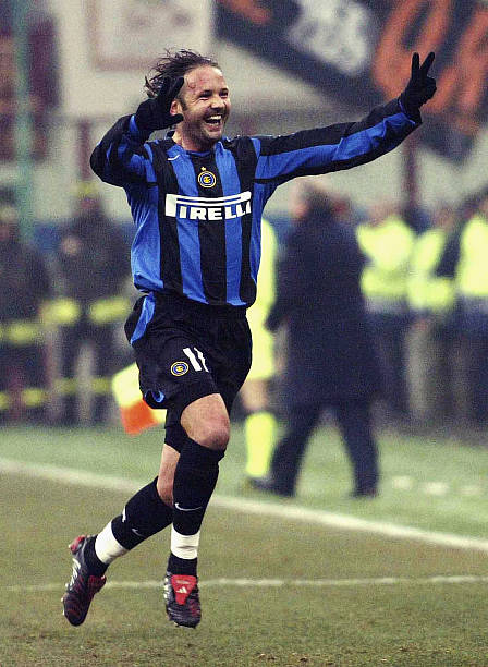 FansNerazzurri's tweet photo. Selamat jalan Legend Sinisa Mihajlovic #RIP https://t.co/Nvs8jH72Ma