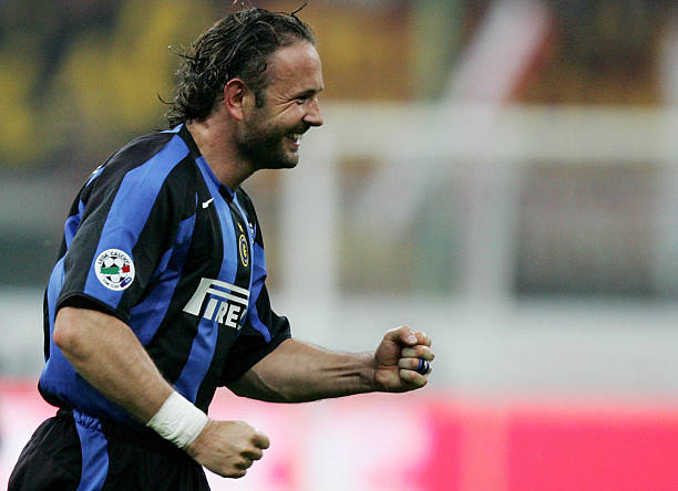 FansNerazzurri's tweet photo. Selamat jalan Legend Sinisa Mihajlovic #RIP https://t.co/Nvs8jH72Ma
