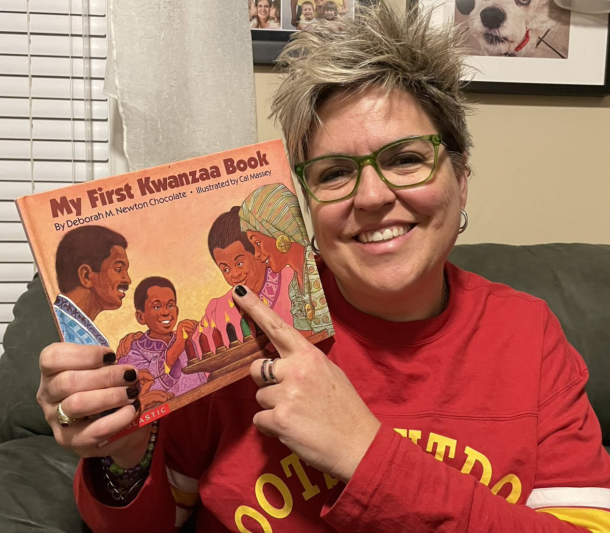 KellyCoxEDU's tweet photo. #teamwolfpack never disappoints with their choices. Today ‘My First Kwanzaa Book’ by Deborah M. Newton Chocolate, we learned about the true meaning of Kwanzaa. Such great learning! #thesevenprinciples #lovethisbook @scdsb_hreo @SCDSB_Schools @GjacobsG @SCDSBLiteracy ❤️@matt_webbe https://t.co/B3HZSKZ4IX