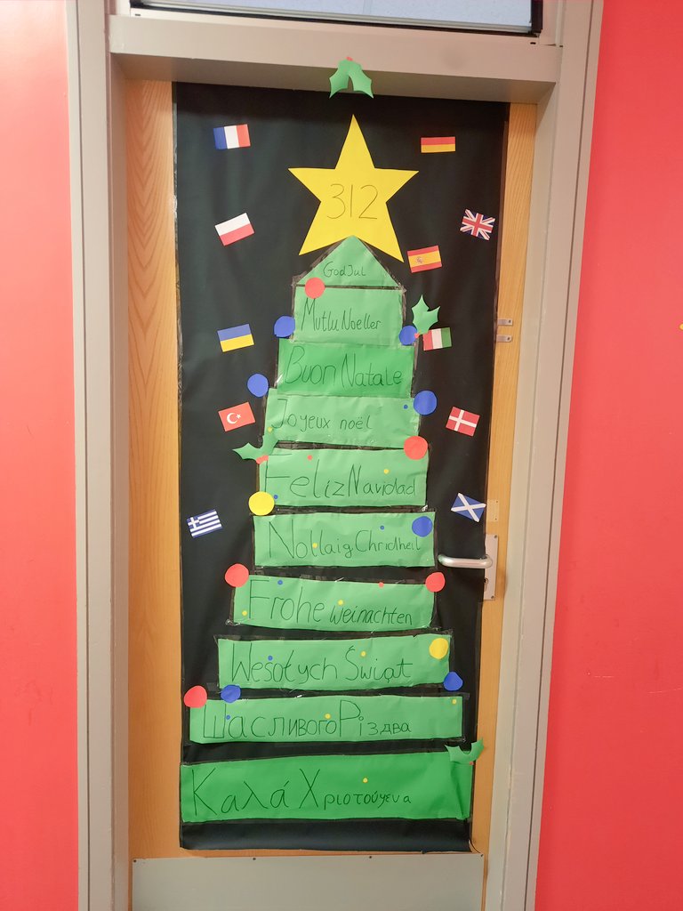 bellbaxtermfl's tweet photo. MFL doors looking very Christmassy this year!! #joyeuxnoël #XMAS2022 @Bellbaxter_HS @BellBaxterSTEM https://t.co/8ziwwwVDjU