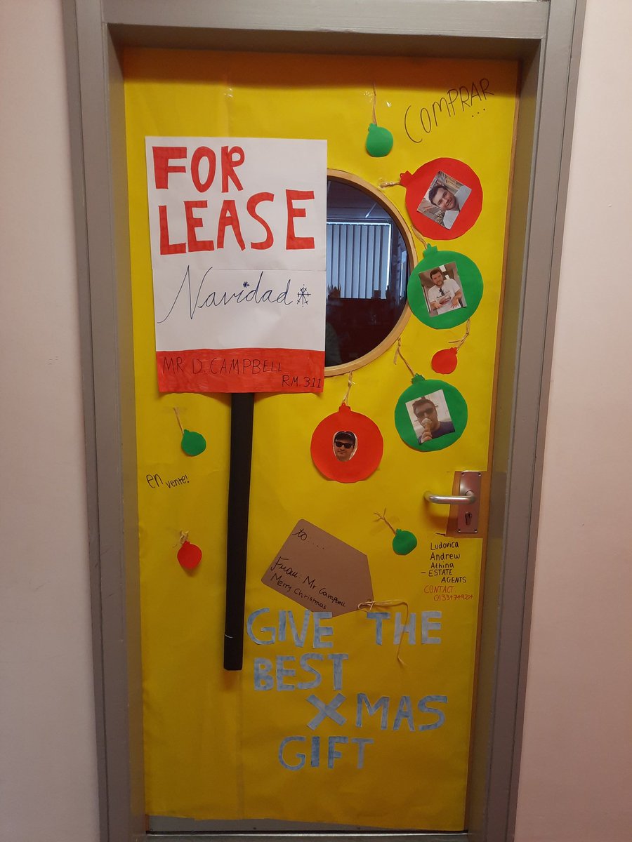 bellbaxtermfl's tweet photo. MFL doors looking very Christmassy this year!! #joyeuxnoël #XMAS2022 @Bellbaxter_HS @BellBaxterSTEM https://t.co/8ziwwwVDjU