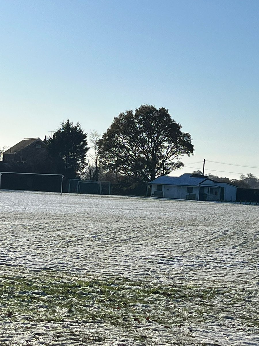 Hooe_FC's tweet photo. All games off this weekend…☃️ https://t.co/v9VVW7z9E1