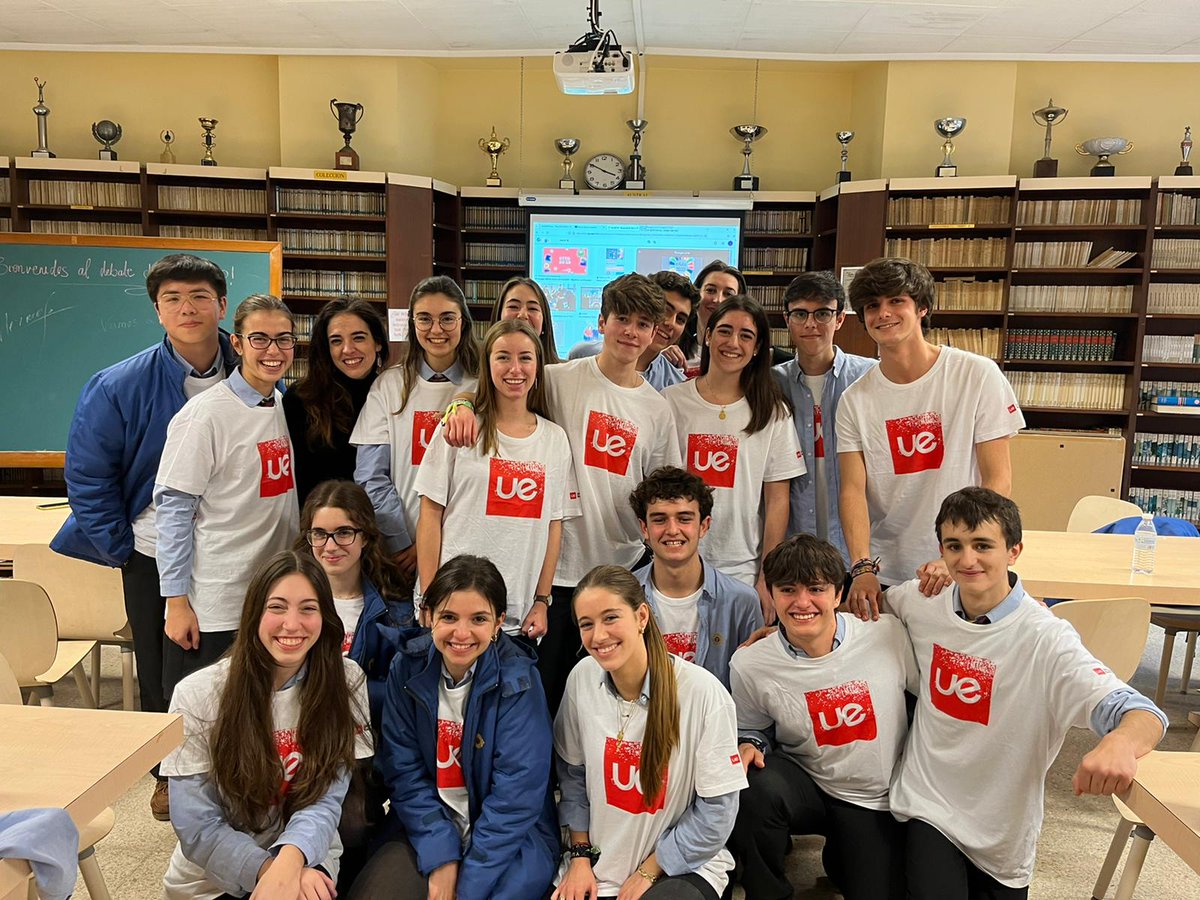 ColegioMeres's tweet photo. ¡Nuestros alumnos han ganado el concurso de debate #Reto2030 de @UEuropea! 🥳 Compitiendo con otros colegios de toda España, se han alzado con el premio y han obtenido un 50% de descuento en su primera matrícula en la Universidad Europea de Madrid 🏆 ¡ENHORABUENA! #ColegioMeres https://t.co/uIOoNnXLbB