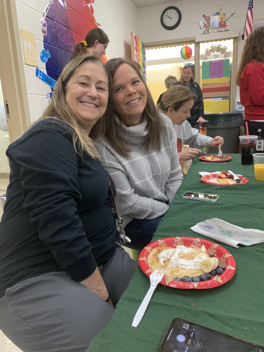 MrsBly_MECC's tweet photo. First grade CoMECCtion breakfast! Full of fun and lots of sugar!!🍬❤️@MasonSchools @cooperlearns https://t.co/3EPju67jP3