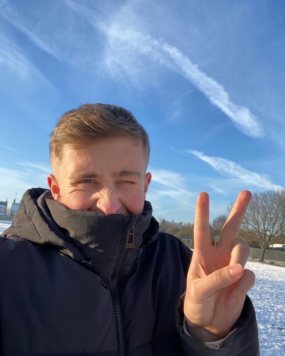 Single number✌🏻is out now…

open.spotify.com/track/70uOP7mm…