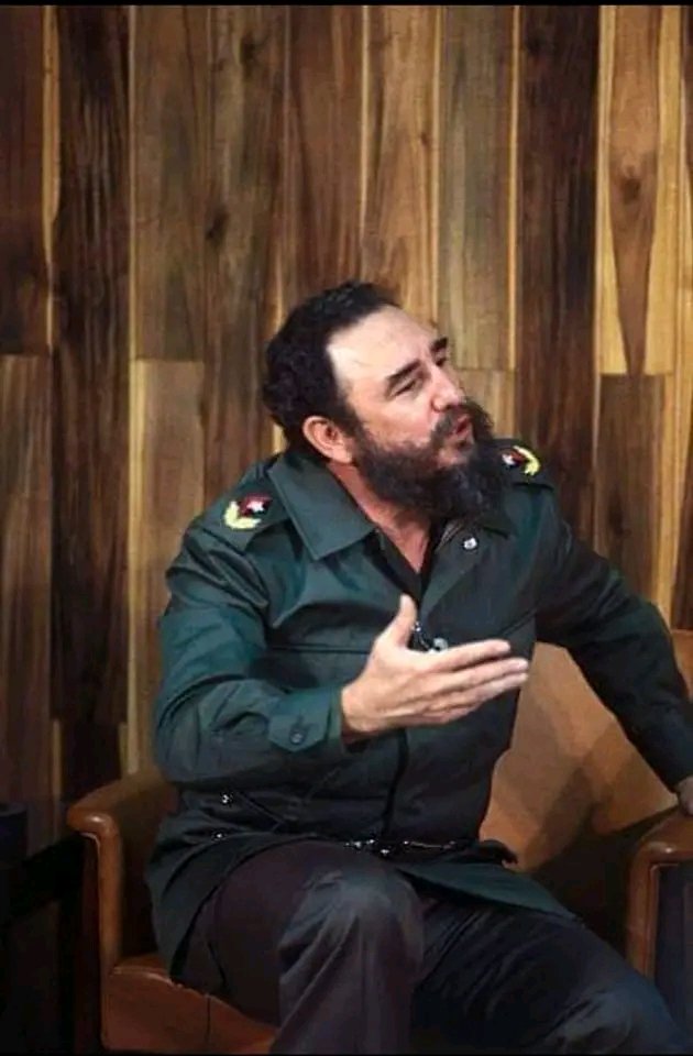 #FidelPorSiempe 
La Revolución no la van a poder destruir, inventen lo que inventen, digan lo que digan, hablen lo que hablen; mientras más agresiones y mientras más boicot, más fuerte va a estar la Revolución. 
#IzquierdaUnida