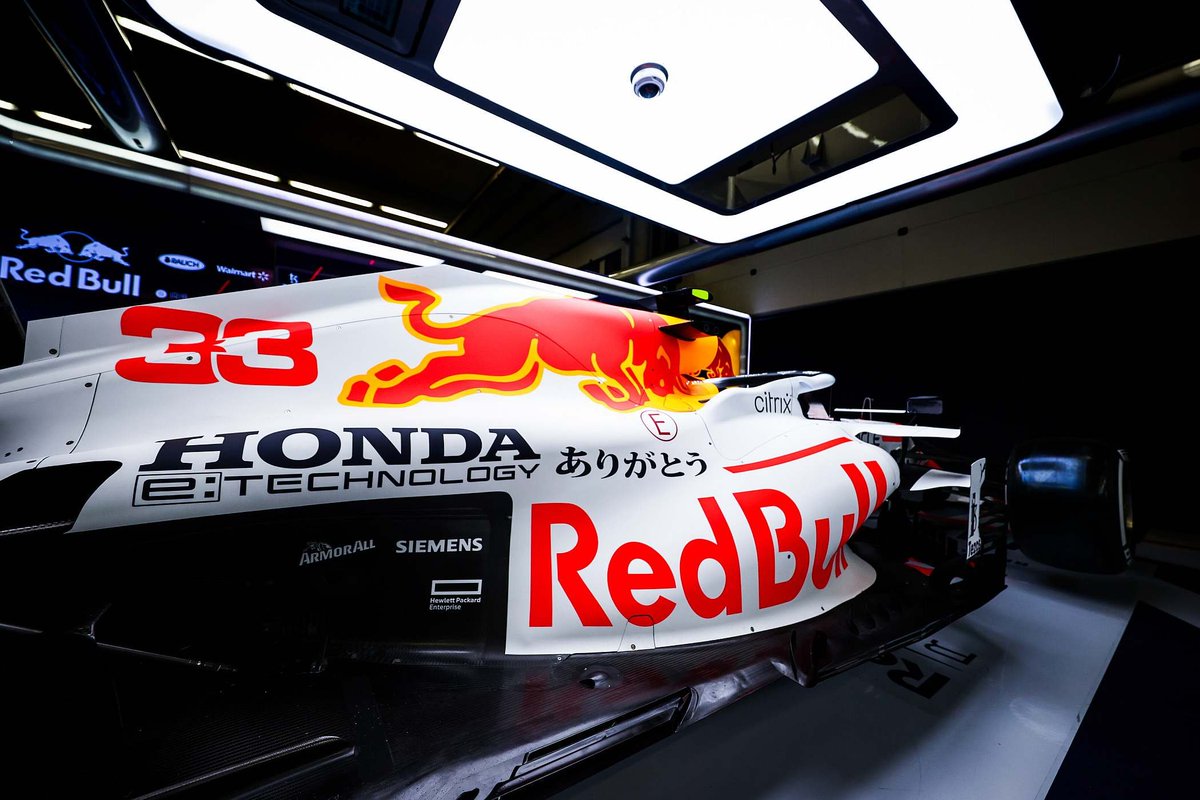 PitConfirm_'s tweet photo. 🚨 ALERTA!

Segundo Michael Schmidt do #AMuS a Honda vai ficar com a Red Bull até 2025, mas não prolonga a ligação para 2026.

Os japoneses querem mais poder, mas os austríacos garantem que as RBPT asseguraram a maior parte do sucesso.

#F1 #redbull #honda #F1naSportTV #f1naband https://t.co/Ysf0wg0rjQ