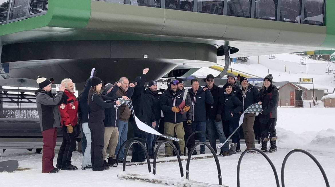 bmchughtv's tweet photo. The ribbon is cut and the new Black Bear 6 lift is officially on the move at @skicamelback! https://t.co/qgiGD7xC9A